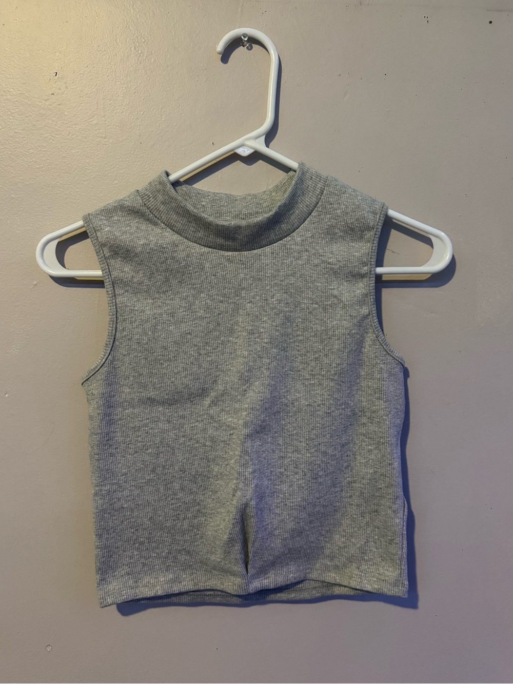 Sleeveless Mock Neck Ribbed Crop Top - Gray